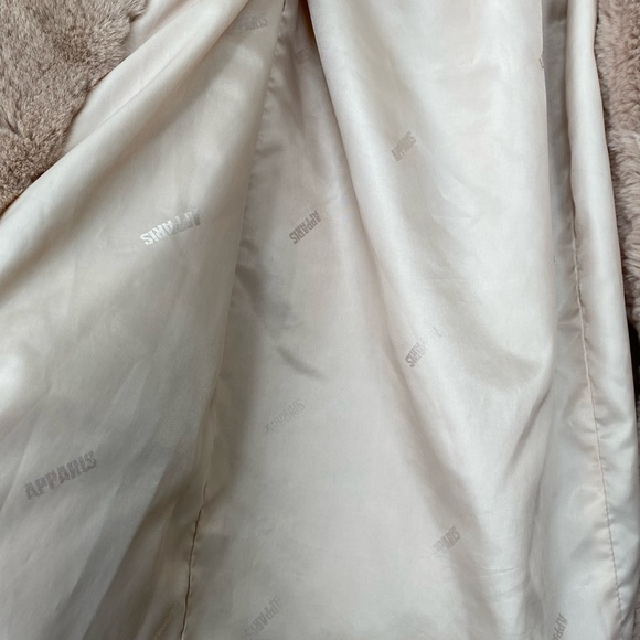 APPARIS Faux Fur Coat. - Picture 4 of 5